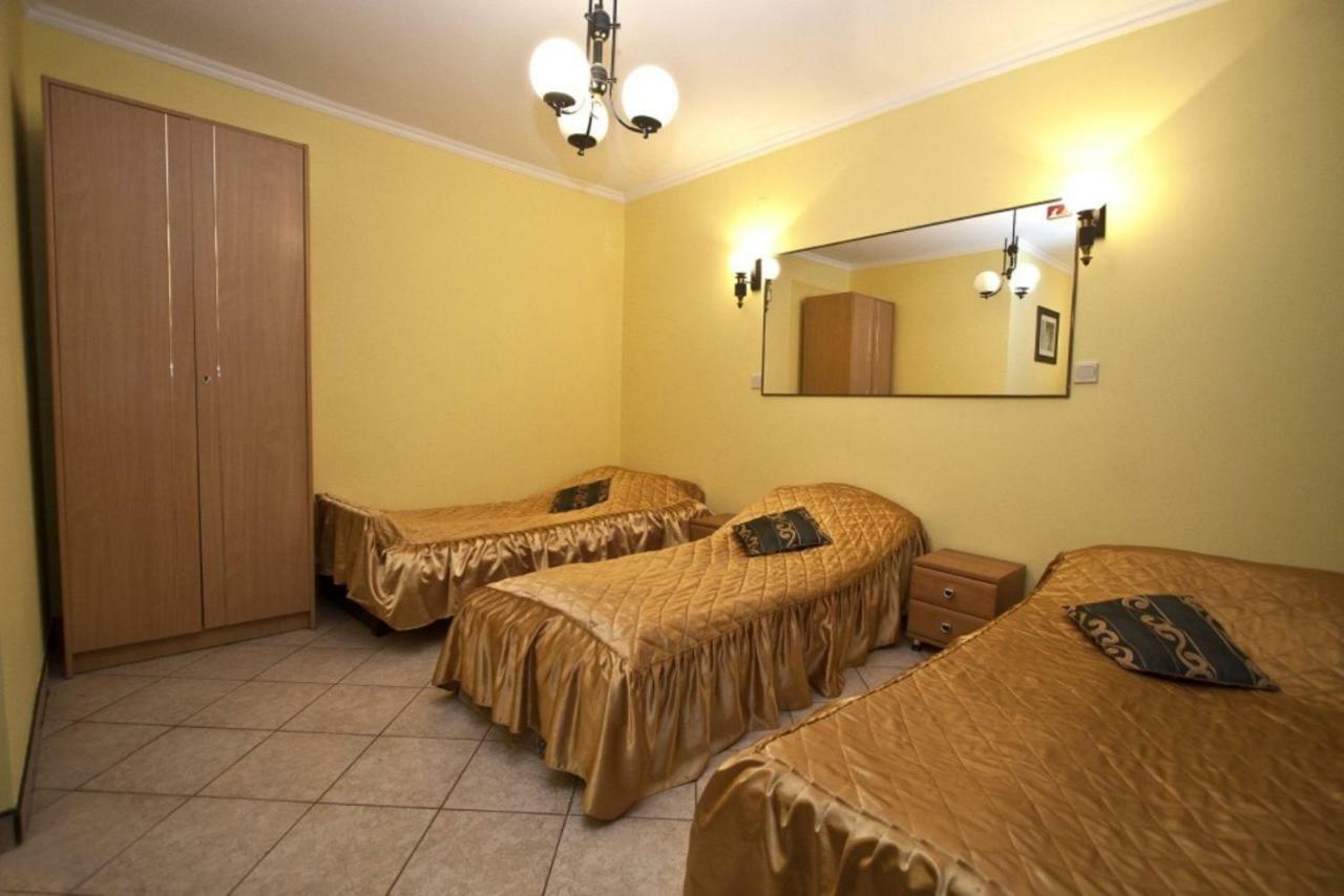 Aparthotel Bialy Orzel à Przemyśl Extérieur photo