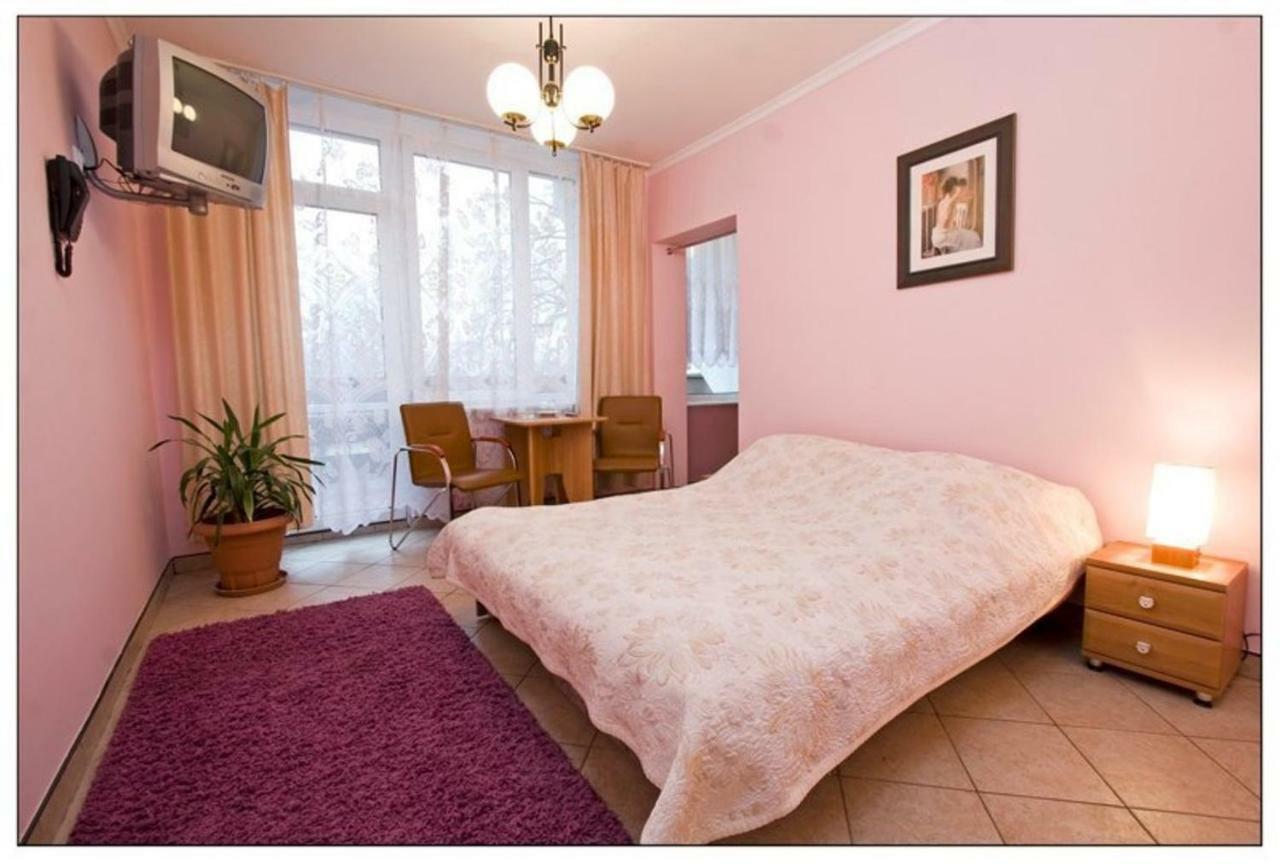 Aparthotel Bialy Orzel à Przemyśl Extérieur photo