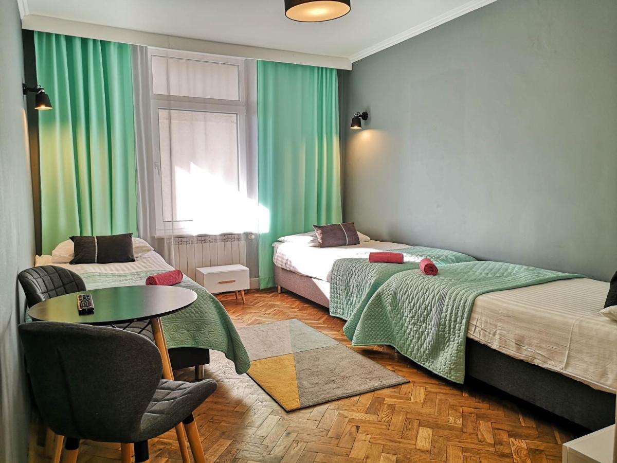 Aparthotel Bialy Orzel à Przemyśl Extérieur photo